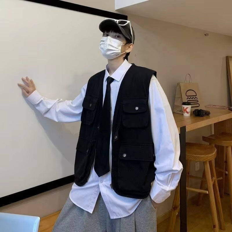 Unisex Men's Summer Slim Fit Sleeveless Waistcoat Retro Workwear Vest with Pockets Layerable Jacket for Casual or Streetwear