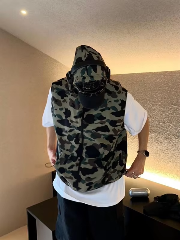 Trendy Camo Hooded Zip Up Vest for Couples Men's Oversized Streetwear Jacket with Minimalist Design Unisex Fit