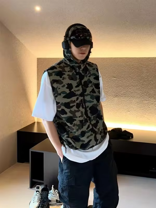 Trendy Camo Hooded Zip Up Vest for Couples Men's Oversized Streetwear Jacket with Minimalist Design Unisex Fit